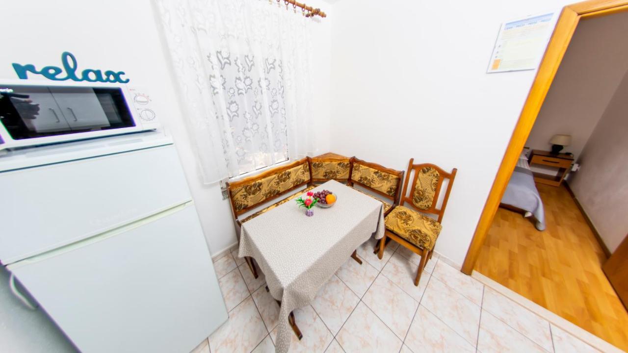 Planikovica Apartments Trogir Exterior photo